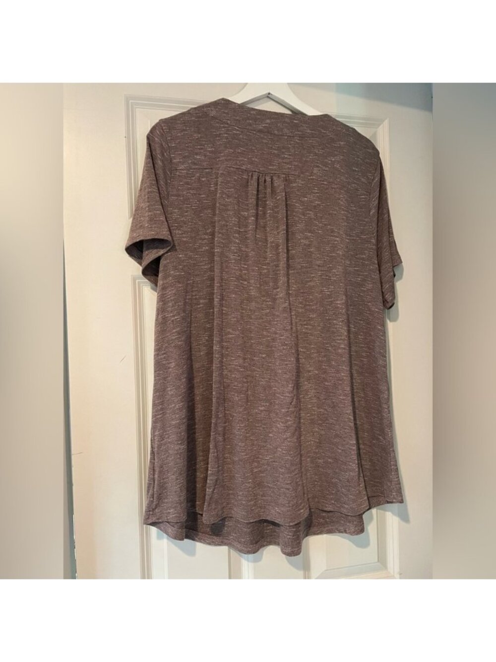 V neck short sleeve knit top - Picture 2 of 3